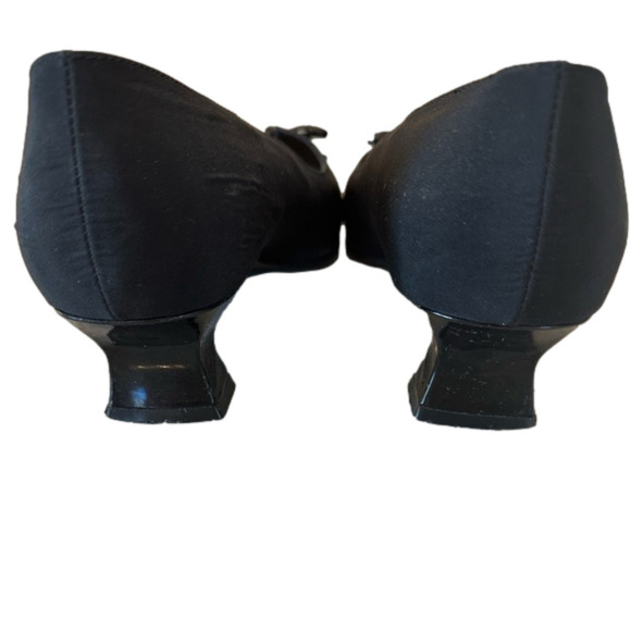 VINTAGE NIKKI Woman’s black shoes patent leather bow & kitty heels size 7.5 - Picture 3 of 6